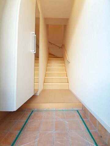 物件内観写真15　(きれいな玄関です)