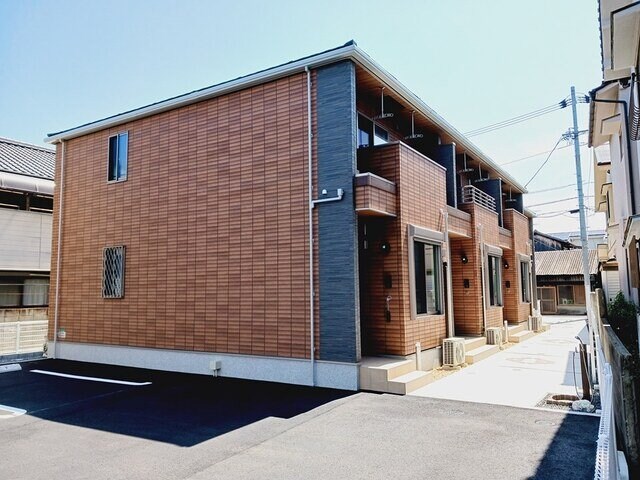 物件外観写真1　(建物外観を気になさる方へ、見た目の良い物件です)