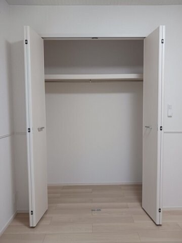 物件内観写真14　(小物を収納するのに便利です)