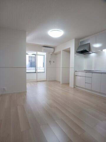 物件内観写真9　(明るい室内です)