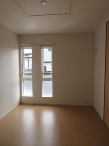 物件内観写真13　(明るい室内です)