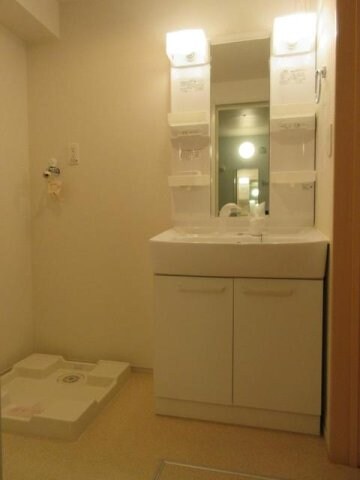 物件内観写真14　(脱衣スペースもあります)