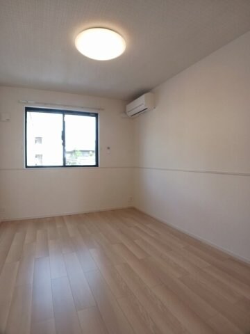 物件内観写真12　(きれいな内装です)