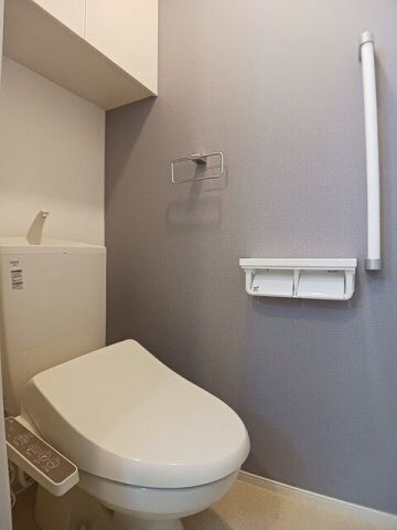 物件内観写真16　(シンプルで使いやすいトイレです)