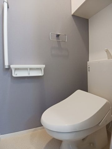 物件内観写真16　(ゆったりとした空間のトイレです)