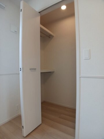 物件内観写真14　(便利な収納スペースです)