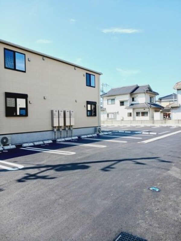 駐車場(駐車場に車を止められます)