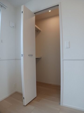 物件内観写真14　(小物を収納するのに便利です)