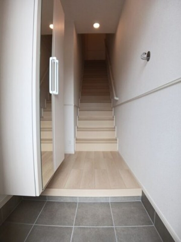 玄関(落ち着いた玄関です)