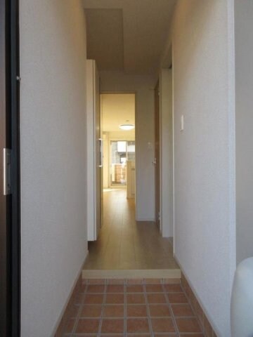 物件内観写真19　(落ち着いた玄関です)