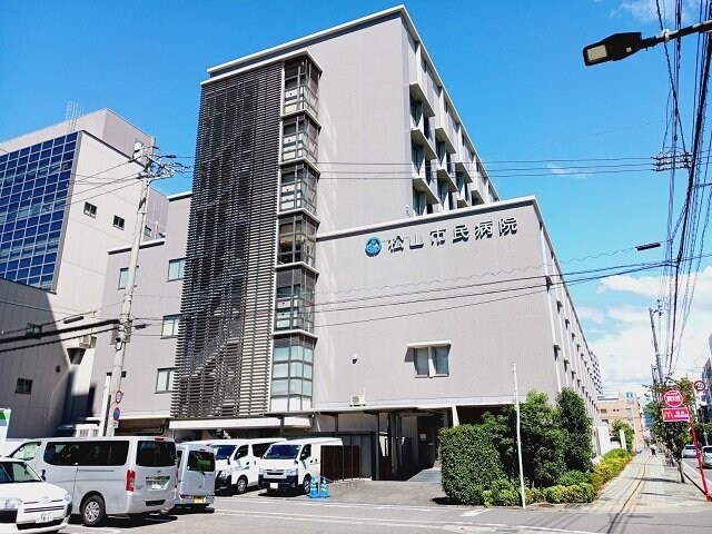 物件外観写真7　(松山市民病院様まで1400m)