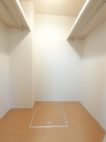 物件内観写真14　(大きなものも収納できそうです)