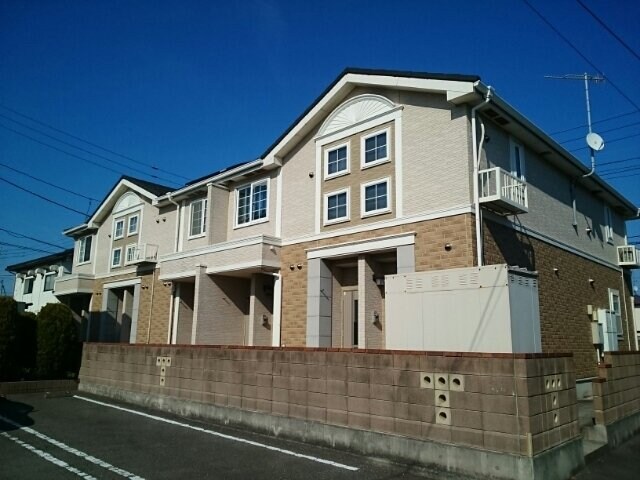 物件外観写真1　(おしゃれな外観です)