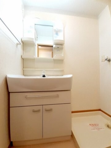 物件内観写真17　(使いやすい洗面所です)