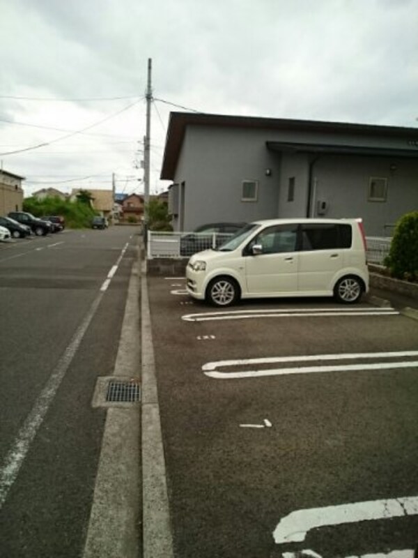 駐車場(駐車場です)