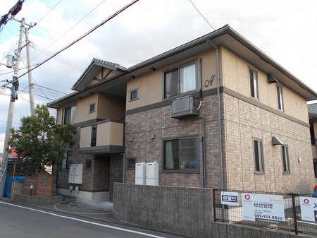 ソレーユ高岡 A棟外観写真