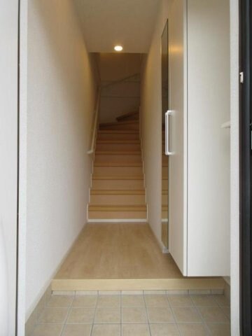 物件内観写真19　(シンプルで使いやすい玄関です)