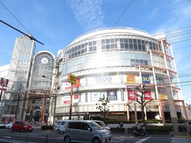 物件外観写真2　(フジグラン松山様まで850m)