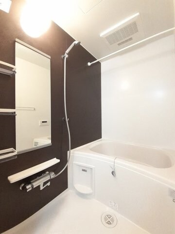 物件内観写真10　(コンパクトで使いやすいお風呂です)