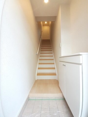 物件内観写真14　(シンプルで使いやすい玄関です)