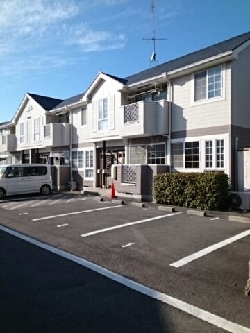 物件外観写真2　(駐車場があります)