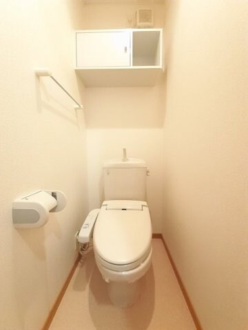 物件内観写真16　(シンプルで使いやすいトイレです)