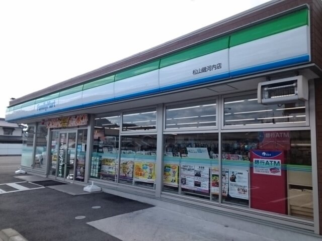 物件外観写真6　(ファミリーマート磯河内店様まで600m)