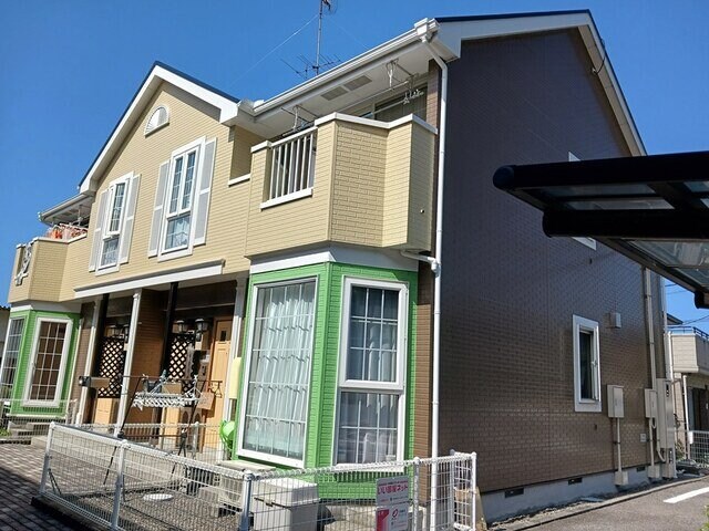 物件外観写真1　(きれいな外観です)