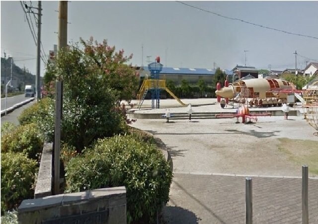 物件外観写真8　(北吉田公園様まで550m)