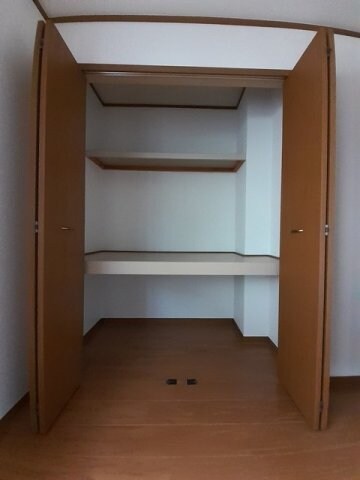 物件内観写真14　(収納スペース豊富です)