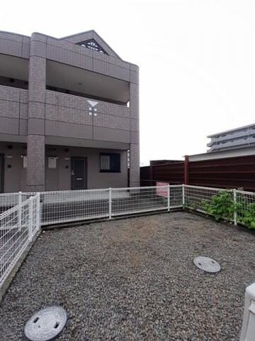 物件内観写真18　(たまにはお庭で休日を過ごしてみるのもよいかもしれません)