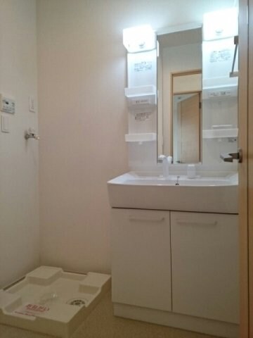 物件内観写真14　(脱衣スペースもあります)