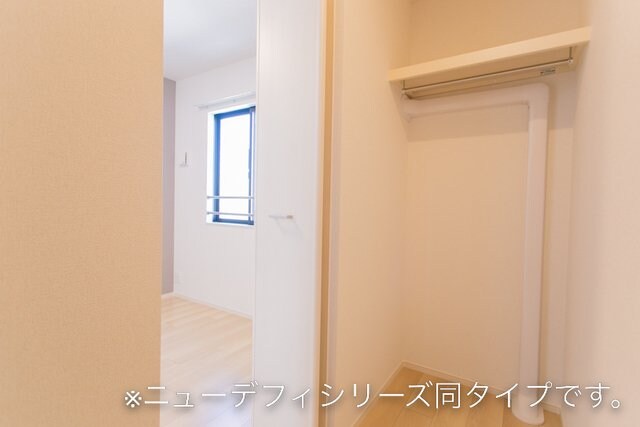 物件内観写真15　(たっぷりとした収納スペースです)