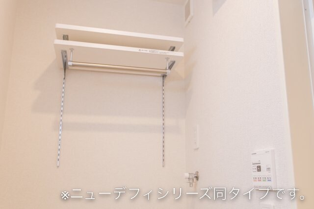 物件内観写真17　(便利な収納スペースです)