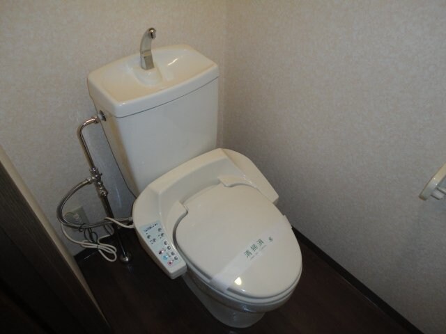 物件内観写真10　(シャワー付トイレ)