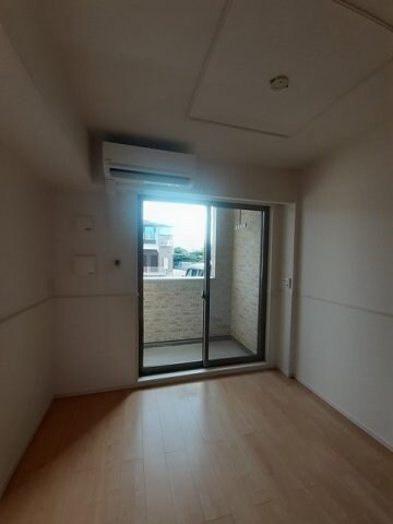 物件内観写真9　(明るい室内です)