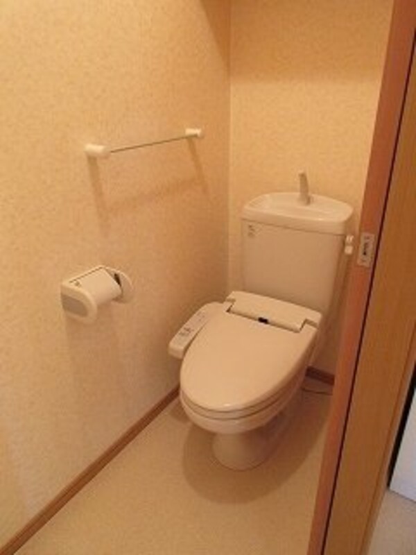トイレ(シンプルで使いやすいトイレです)