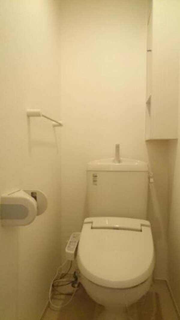 トイレ(シンプルで使いやすいトイレです)