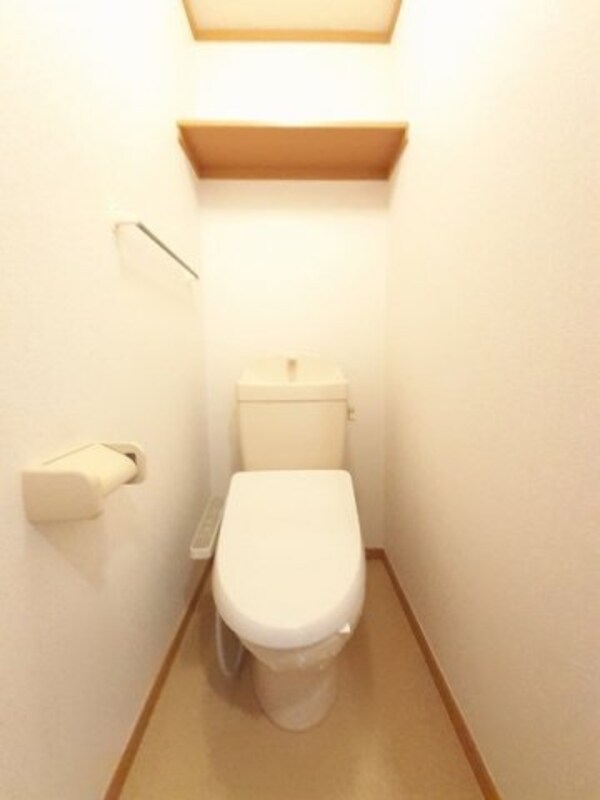 トイレ(コンパクトで使いやすいトイレです)