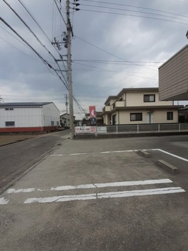 駐車場(駐車場です)