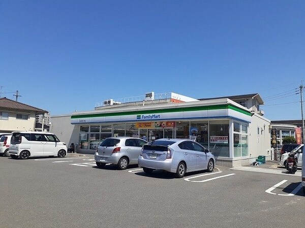 周辺環境(ファミリーマート竹原３丁目店様まで170m)
