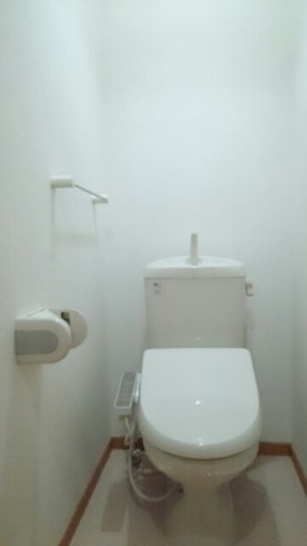 トイレ(コンパクトで使いやすいトイレです)