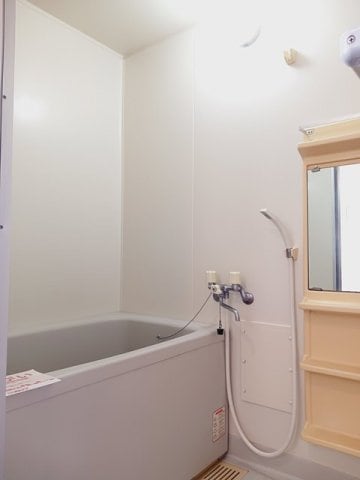 浴室(コンパクトで使いやすいお風呂です)