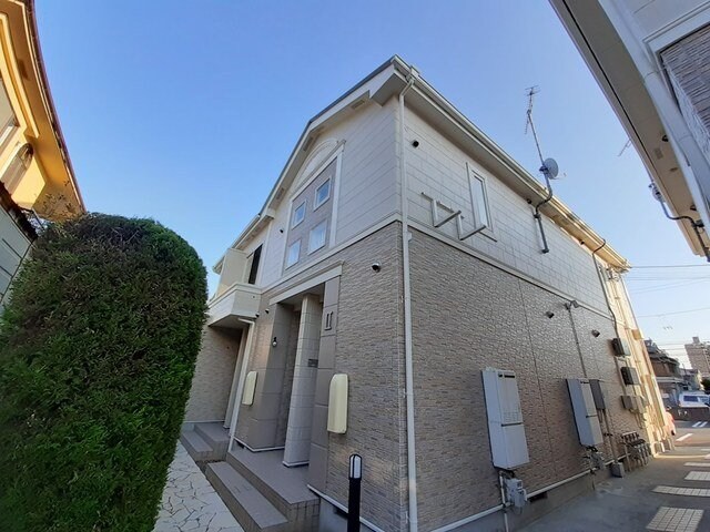 物件外観写真1　(きれいな外観です)