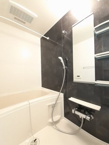 物件内観写真11　(きれいなお風呂です)