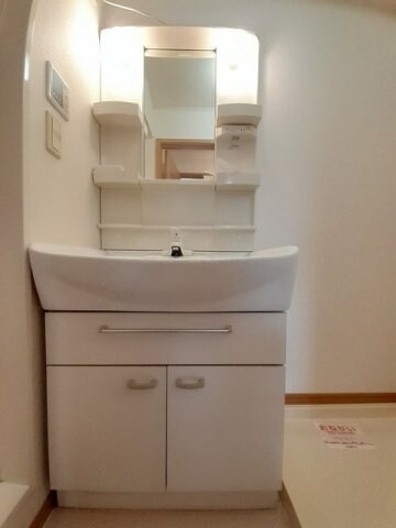 物件内観写真17　(脱衣スペースもあります)