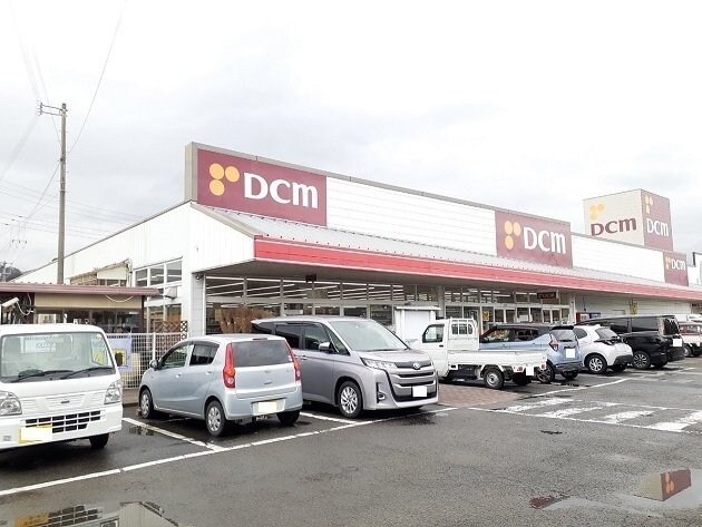 物件外観写真4　(ＤＣＭ砥部店様まで3600m)