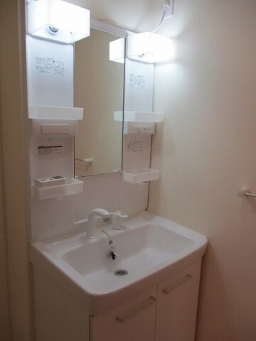 物件内観写真14　(脱衣スペースもあります)