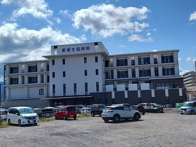 物件外観写真6　(愛媛生協病院様まで800m)