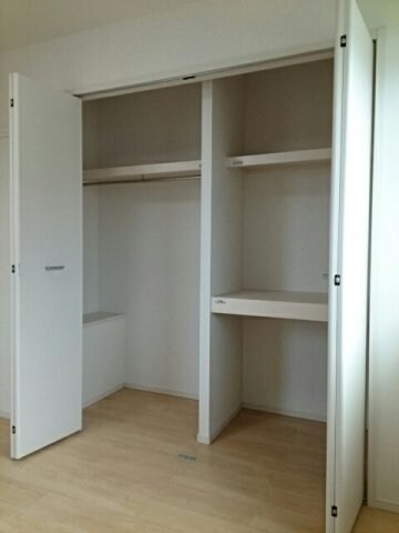 物件内観写真12　(収納スペース豊富です)